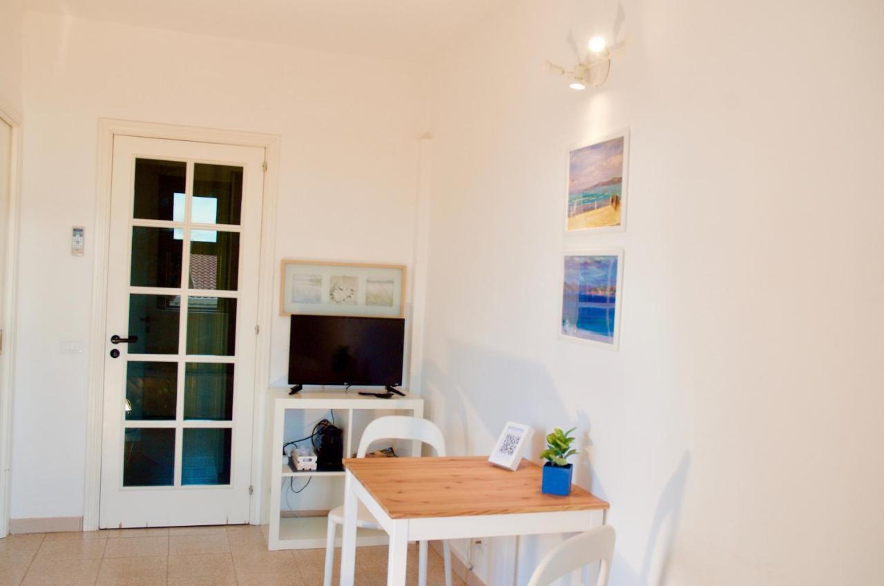 Beachfront Rooms Marina Di Ragusa Exterior photo