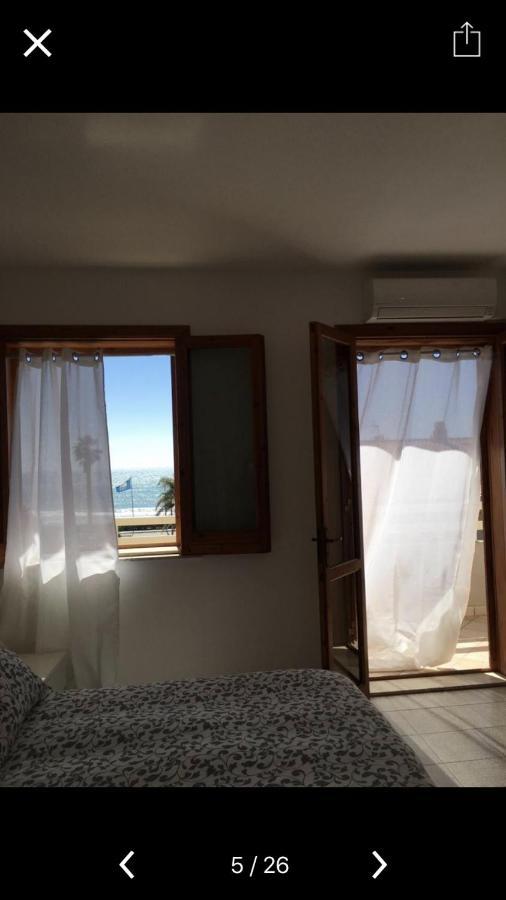 Beachfront Rooms Marina Di Ragusa Exterior photo