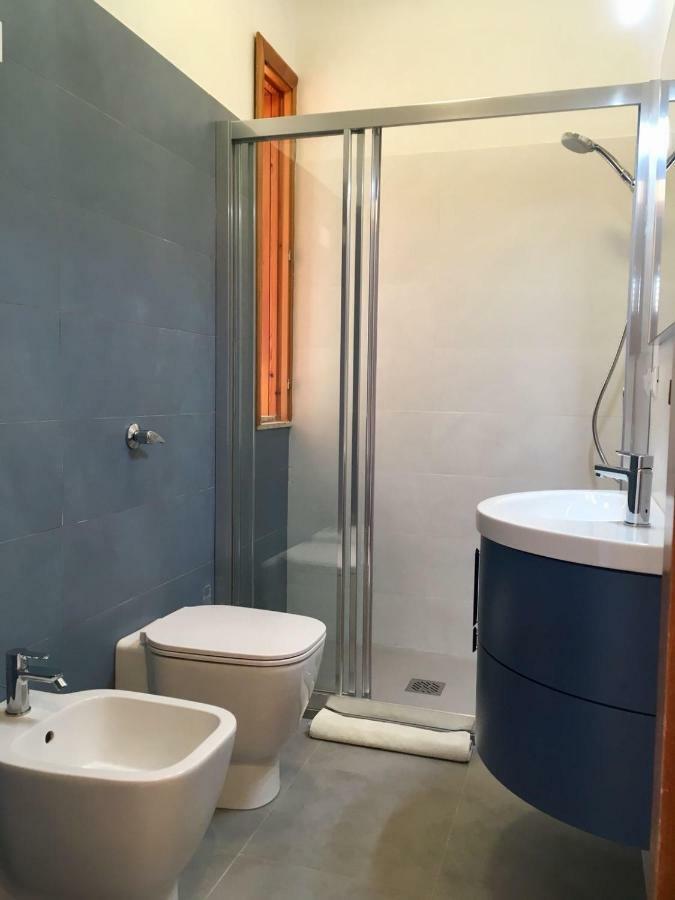 Beachfront Rooms Marina Di Ragusa Exterior photo